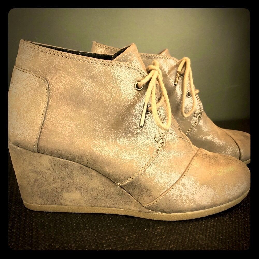 Toms Metallic Wedge, Size 7.5 - Picture 2 of 6